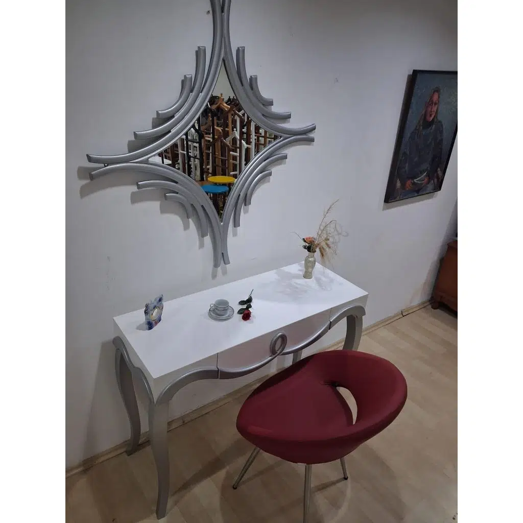 Dresuar Cnc Kabartma 90666 Model Aynalı Tombik Sandalye Ayak Parlak Beyaz Gri Renk