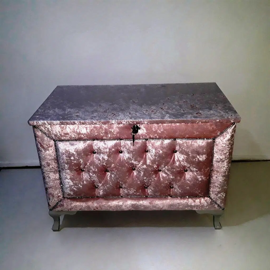 Çeyiz SANDIK 18151 Kapitone BÜYÜK Tekli PEMBE Kadife Kumaş İçi Kırmızı El Yapı