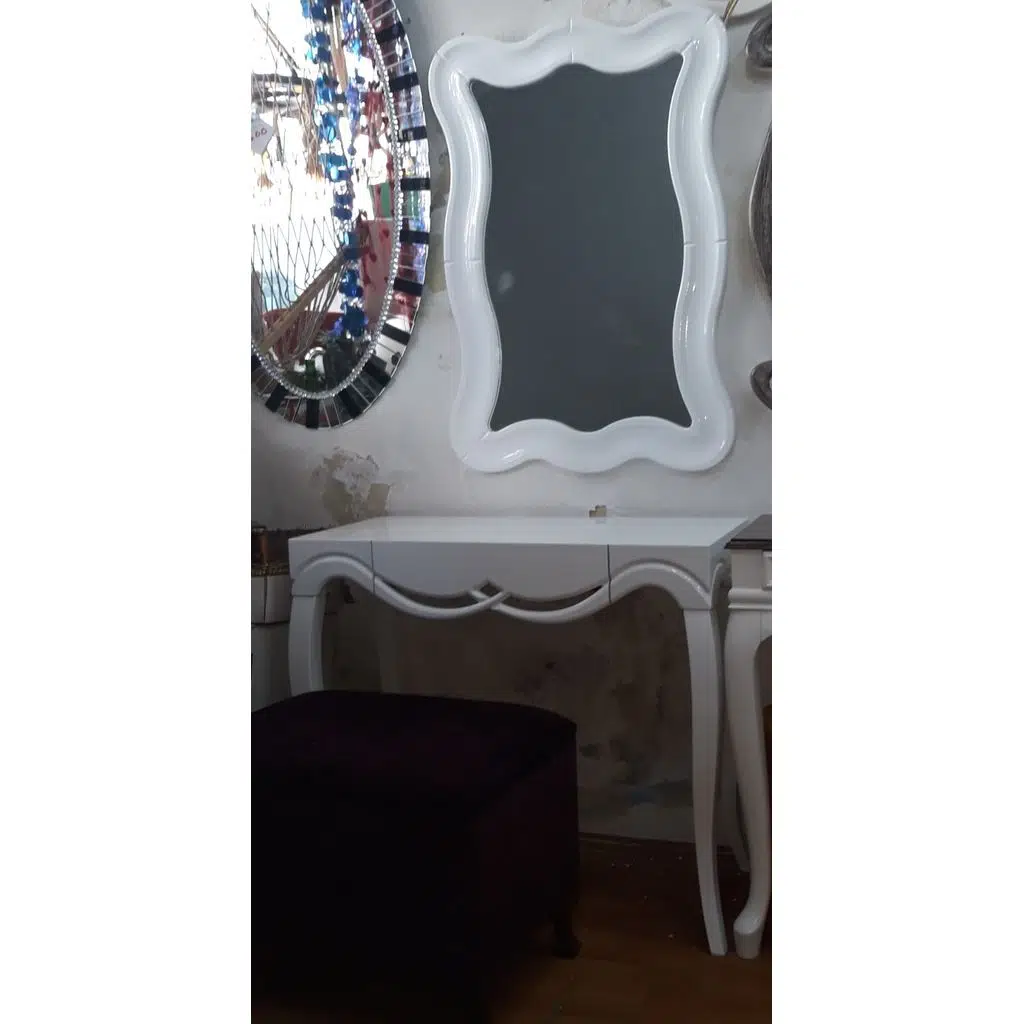 Dresuar 17646 CNC Kabartma Dalga Ayna çerçev Kayın Aslan ayak Parlk Beyaz El Yapı
